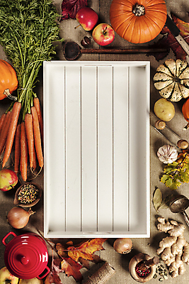 포토 JPG 해외이미지 스튜디오촬영 잎 호박 프레임 실내 사람없음 하이앵글 당근 냄비 사과 나무상자 국자 절구 생강 단호박수프 절굿공이 갈색배경 해외202004 해외포토 식물 뷰포인트 백그라운드 채소 과일 주방용품 뿌리채소 내부 상자 갈색 도구 수프 솥 파일형식