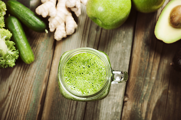 포토 JPG 해외이미지 채소 과일 건강 사람없음 하이앵글 주스 사과 채식 아보카도 다이어트음식 스무디 저칼로리식단 플랫레이 해외202004 해외포토 음료 뷰포인트 다이어트 플랫 식단 저칼로리 파일형식