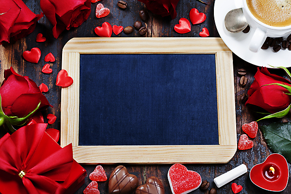 포토 JPG 해외이미지 커피 실내 사람없음 장미 초콜릿 칠판 원두 하트 커피잔 분필 젤리 향초 카피스페이스 해외202004 해외포토 모양 꽃 음료 초 디저트 잔 내부 공백 초크 파일형식