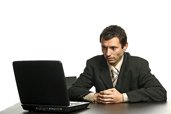 포토 JPG 해외이미지 직업 라이프스타일 응시 남자 여유 백그라운드 비즈니스 성공 한명 서기 미소 성인 노트북 컴퓨터 유행 기댐 흰색 업무 비즈니스맨 자신감 대표 종업원 스마트 만족 경영자 리더 긍정 경영 고립 스타일 세련 해외202004 해외202105 해외포토 1 시선 감정 컬러 컨셉 모션 표정 사람 생활 전자제품 작업 직장인 파일형식