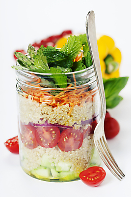 포토 해외이미지 포크 방울토마토 유리병 오이 실내 사람없음 당근 샐러드 민트 흰배경 담기 채식 건강식 다이어트음식 퀴노아 비건 해외202004 해외포토 식기 음식 백그라운드 다이어트 토마토 채소 모션 병_용기 곡류 뿌리채소 내부 흰색 허브 채식주의자 파일형식