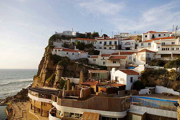 포토 JPG 해외이미지 유럽 파도 바다 여행 건축양식 자연 조류 풍경 경사 사람없음 옆모습 물 마을 맑음 바위 만 거친 가장자리 위험 망토 포르투갈 타운 포인트 대서양 신트라 해외202004 해외202105 해외포토 자연요소 동물 건축 나라 뷰포인트 컨셉 날씨 금융 도시 둘레 생태계 파일형식