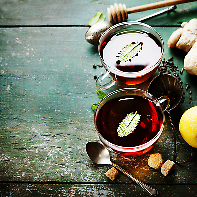 포토 JPG 해외이미지 실내 사람없음 찻잔 티스푼 레몬 나무바닥 생강 생강차 허니디퍼 카피스페이스 해외202004 차거름망 해외포토 채소 과일 잔 바닥 내부 차_음료 숟가락 공백 도구 파일형식