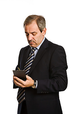 포토 JPG 해외이미지 1 응시 남자 포즈 백그라운드 생각 비즈니스 CEO 사업가 성공 넥타이 노동자 관리 한명 서기 사람 정장 성인 금융 사무실 연필 펜 흰색 기록 작업 비즈니스맨 스마트 사인 경영자 문서 시트 책임자 경영 고립 심각 지능 치프 해외202004 해외202105 해외포토 직업 시선 잡화 옷 컬러 컨셉 모션 학용품 경제 필기구 직장인 리더 파일형식