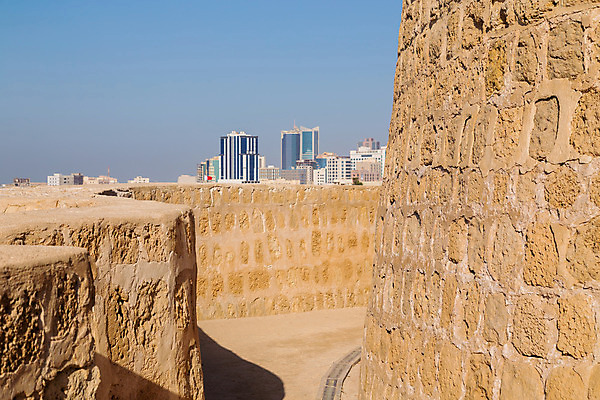 포토 JPG 해외이미지 유적 건축양식 사람없음 탑 성 수비 보호 땅 전략 고고학 바레인 석회암 파멸 회복 개조 해외202004 해외202105 해외포토 전통 건축물 교육 건축 컨셉 중동 모션 암석 파일형식 소멸