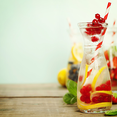 포토 JPG 해외이미지 음료 유리병 빨대 사람없음 아웃포커스 물 레몬 나무바닥 산딸기 디톡스 초록배경 해외202004 해외포토 자연요소 백그라운드 과일 병_용기 바닥 촬영기법 건강 초록색 파일형식