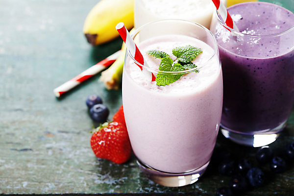 포토 JPG 해외이미지 음료 딸기 잔 바나나 빨대 사람없음 주스 블루베리 스무디 해외202004 해외포토 식기 과일 파일형식