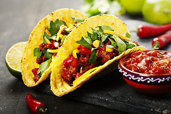 포토 JPG 해외이미지 실내 사람없음 홍고추 라임 멕시코음식 나초 타코 돌판 살사소스 맛있는 해외202004 해외포토 음식 과일 고추 서양음식 내부 돌_바위 소스_음식 파일형식