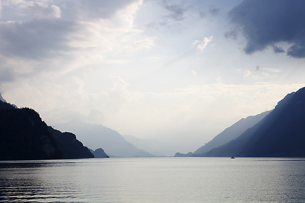 포토 JPG 해외이미지 나무 구름 유럽 호수 여행 자연 하늘 산 주택 파노라마 풍경 사람없음 야외 건물 물 태양 낭만 자유 시골 연못 가장자리 정상 심볼 스위스 알프스 암초 타운 베른 절정 터키석 해외202004 해외202105 해외포토 자연요소 식물 건축물 나라 컨셉 촬영기법 도시 둘레 보석 생태계 파일형식