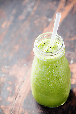 포토 JPG 해외이미지 건강 빨대 사람없음 주스 채식 다이어트음식 스무디 음료수병 저칼로리식단 디톡스 해외202004 해외포토 음료 다이어트 식단 저칼로리 병_담는 파일형식