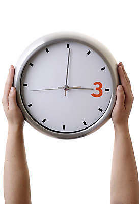 포토 JPG 해외이미지 백인 직업 응시 여자 얼굴 시계 백그라운드 컨셉 생각 비즈니스 관리 사람 성인 사람없음 사무실 흰색 잡기 시간 업무 비즈니스우먼 기다림 무서움 손목시계 속도 바쁨 공포 타이머 고립 마감 순간 압력 한계 해외202004 해외202105 해외포토 서양인 시선 감정 컬러 장신구 모션 신체부위 작업 직장인 파일형식