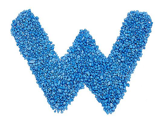 포토 스튜디오촬영 문자 알파벳 영어 대문자 실내 누끼 사람없음 파란색 돌_바위 조약돌 W 국내포토 컬러 내부 파일형식