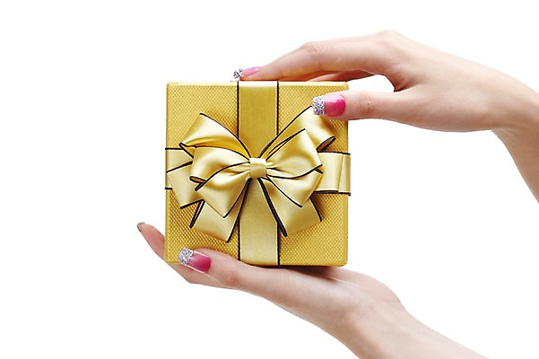 포토 JPG 스튜디오촬영 손 리본 손가락 모션 실내 선물 손짓 신체부위 선물상자 상자 뷰티 양손 네일아트 손톱 국내포토 사람 내부 파일형식