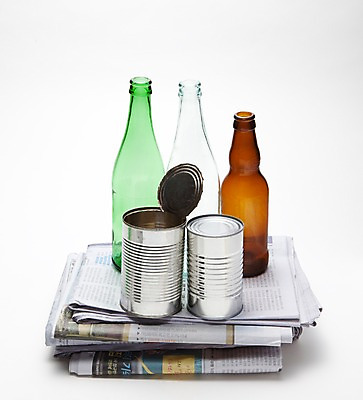 포토 JPG 스튜디오촬영 유리병 실내 사람없음 자연보호 환경 그린캠페인 재활용 신문 그린에너지 캔 병 사회이슈 환경보전 빈병 폐지 국내포토 식기 캠페인 컨셉 자연 병_용기 내부 간행물 에너지 뉴스 보호 친환경 파일형식