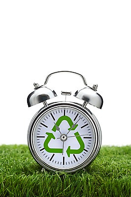 포토 JPG 스튜디오촬영 시계 실내 잔디 초원 사람없음 자연보호 환경 그린캠페인 재활용 자명종 그린에너지 사회이슈 심볼 환경보전 국내포토 식물 캠페인 컨셉 자연 내부 에너지 알람 보호 친환경 파일형식