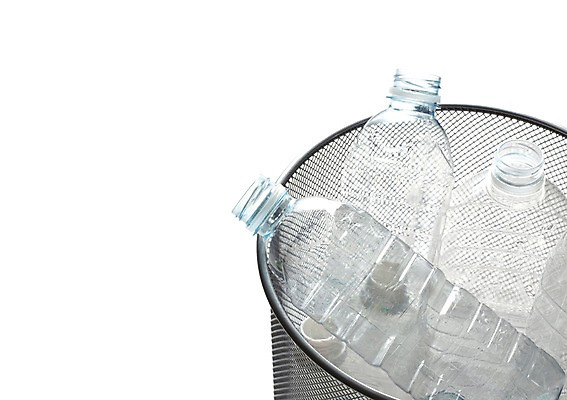 포토 JPG 스튜디오촬영 실내 사람없음 자연보호 환경 그린캠페인 재활용 쓰레기통 그린에너지 사회이슈 환경보전 페트병 플라스틱병 국내포토 캠페인 컨셉 자연 내부 에너지 보호 플라스틱 친환경 병_담는 파일형식