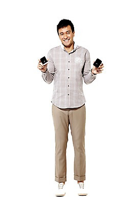 포토 JPG 스튜디오촬영 전신 서양인 외국인 해외기획촬영 라이프스타일 2011년태국 남자 행복 포즈 신랑 결혼 프로포즈 장신구 모션 실내 사랑 한명 서기 미소 웃음 들기 누끼 사람 이벤트 성인 라이프 30대 기쁨 반지 보석 반지케이스 남자만 남자한명만 성인남자만 성인한명만 성인남자한명만 장년만 장년남자만 장년남자한명만 성인만 국내포토 1 감정 표정 인종 내부 생활 장년 광석 보관함 파일형식