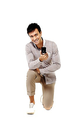 포토 JPG 스튜디오촬영 전신 서양인 외국인 해외기획촬영 라이프스타일 2011년태국 남자 행복 포즈 신랑 결혼 프로포즈 장신구 모션 실내 사랑 한명 미소 웃음 들기 누끼 사람 이벤트 성인 라이프 30대 기쁨 반지 무릎꿇기 보석 반지케이스 남자만 남자한명만 성인남자만 성인한명만 성인남자한명만 장년만 장년남자만 장년남자한명만 성인만 국내포토 1 감정 표정 인종 내부 생활 장년 광석 보관함 파일형식