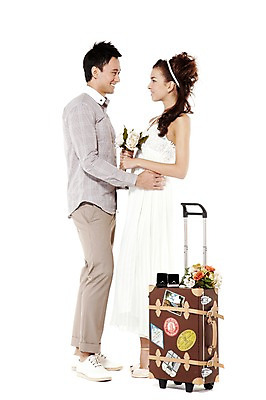 포토 JPG 스튜디오촬영 전신 서양인 외국인 해외기획촬영 라이프스타일 커플 여자 2011년태국 남자 꽃 행복 신부 부케 여행 웨딩드레스 포즈 신랑 결혼 가방 장신구 모션 실내 사랑 서기 미소 웃음 들기 누끼 사람 성인 두명 라이프 30대 여행가방 신혼여행 반지 보석 미니드레스 결혼반지 반지케이스 장년만 성인만 국내포토 식물 잡화 드레스 감정 꽃다발 관계 표정 인종 이벤트 내부 생활 장년 광석 보관함 파일형식