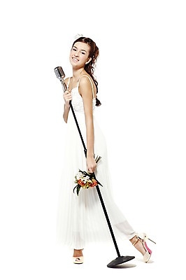 포토 JPG 스튜디오촬영 전신 서양인 외국인 해외기획촬영 라이프스타일 여자 2011년태국 꽃 행복 신부 부케 웨딩드레스 포즈 결혼 노래 모션 실내 사랑 한명 서기 미소 웃음 들기 누끼 사람 이벤트 성인 라이프 30대 기쁨 스탠드마이크 마이크 즐거움 미니드레스 여자만 여자한명만 성인여자만 성인한명만 성인여자한명만 장년만 장년여자만 장년여자한명만 성인만 국내포토 식물 1 드레스 감정 음악 꽃다발 음향기기 표정 인종 내부 생활 장년 파일형식