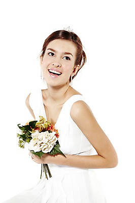 포토 JPG 스튜디오촬영 서양인 외국인 해외기획촬영 라이프스타일 여자 2011년태국 꽃 행복 신부 부케 웨딩드레스 포즈 결혼 장신구 모션 왕관 실내 사랑 한명 미소 웃음 들기 누끼 사람 앉기 상반신 성인 라이프 30대 티아라 미니드레스 여자만 여자한명만 성인여자만 성인한명만 성인여자한명만 장년만 장년여자만 장년여자한명만 성인만 국내포토 식물 1 드레스 감정 꽃다발 표정 인종 이벤트 내부 생활 장년 파일형식