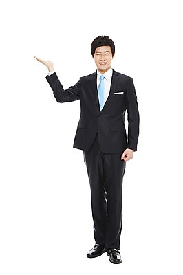 포토 JPG 스튜디오촬영 전신 라이프스타일 남자 맨라이프 포즈 비즈니스 모션 안내 실내 한명 서기 미소 웃음 누끼 사람 동양인 정장 손짓 20대 성인 라이프 비즈니스라이프 한국인 직장인 비즈니스맨 알림 남자만 남자한명만 성인남자만 청년만 청년남자만 청년남자한명만 성인한명만 성인남자한명만 성인만 국내포토 직업 1 옷 표정 인종 청년 내부 생활 파일형식