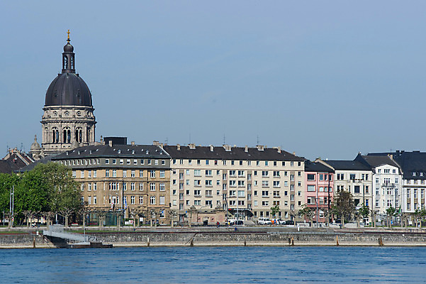 포토 JPG 해외풍경 해외 유럽 나라 독일 풍경 사람없음 야외 건물 관광지 세계 교회 도시 강가 마인츠 국내포토 건축물 여행 종교건축 강 파일형식