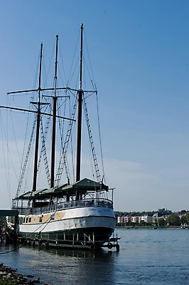 포토 JPG 해외풍경 해외 유럽 나라 독일 풍경 사람없음 야외 관광지 강 세계 항구 도시 강가 라인강 마인츠 선박 국내포토 여행 수상교통 교통시설 파일형식