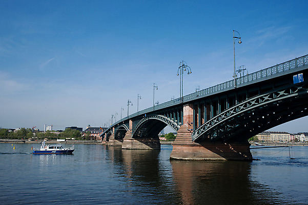 포토 JPG 해외풍경 해외 유럽 나라 독일 풍경 사람없음 야외 관광지 강 세계 도시 라인강 마인츠 가교 선박 국내포토 건축물 여행 수상교통 파일형식
