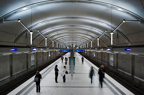 포토 JPG 해외풍경 해외 유럽 나라 독일 실내 관광지 세계 도시 보행자 플랫폼 기차역 오펜바흐 국내포토 여행 교통시설 풍경 내부 역 파일형식