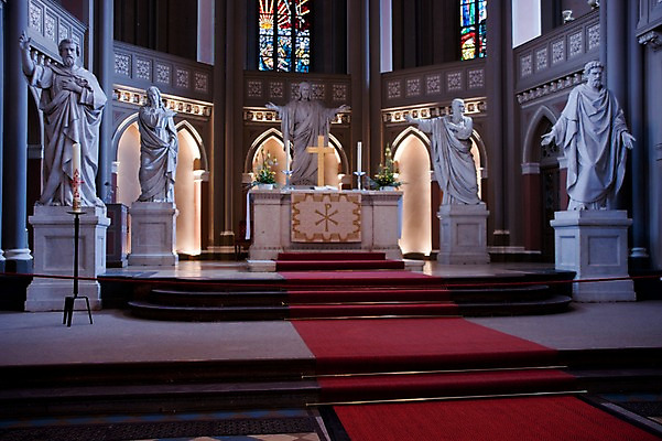 포토 JPG 해외풍경 해외 유럽 나라 십자가 독일 실내 사람없음 관광지 세계 조각상 교회 도시 비스바덴 국내포토 여행 종교건축 풍경 내부 건물 조형물 파일형식