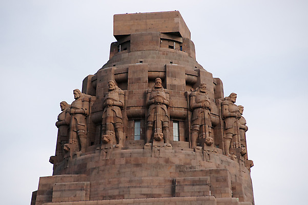 포토 JPG 해외풍경 해외 유럽 나라 독일 풍경 사람없음 야외 관광지 세계 조형물 도시 라이프치히 전쟁기념비 국내포토 여행 미술 기념비 파일형식