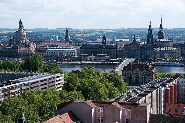 포토 JPG 나무 해외풍경 해외 유럽 나라 독일 풍경 사람없음 야외 건물 관광지 강 세계 마을 도시 드레스덴 국내포토 식물 건축물 여행 파일형식