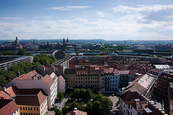 포토 JPG 구름 해외풍경 해외 유럽 나라 하늘 주택 독일 풍경 사람없음 야외 건물 관광지 세계 마을 도시 드레스덴 국내포토 자연요소 건축물 여행 파일형식