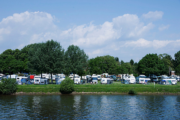 포토 JPG 나무 구름 해외풍경 해외 유럽 나라 호수 하늘 독일 풍경 사람없음 야외 관광지 강 세계 도시 숲 강가 캠핑장 캠핑카 코블렌츠 국내포토 자연요소 식물 여행 자동차 캠핑 파일형식