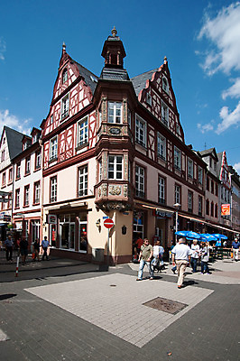 포토 JPG 외국인 해외풍경 해외 유럽 나라 거리 독일 풍경 야외 건물 관광지 세계 도시 보행자 코블렌츠 국내포토 건축물 여행 인종 파일형식