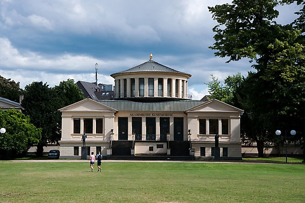 포토 JPG 나무 해외풍경 해외 유럽 나라 독일 풍경 잔디 야외 건물 관광지 세계 도시 박물관 국내포토 식물 건축물 여행 파일형식