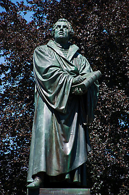 포토 JPG 해외풍경 해외 유럽 나라 조각 독일 풍경 사람없음 야외 관광지 세계 동상 도시 루터동상 보름스 조각_조소 국내포토 여행 조형물 기념물 조소 파일형식