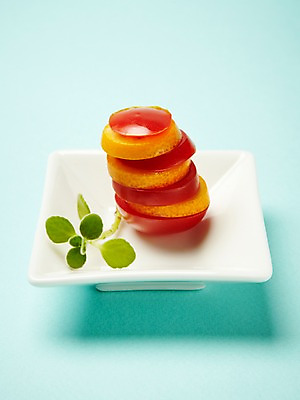 포토 JPG 스튜디오촬영 접시 조각 채소 과일 방울토마토 실내 사람없음 빨간색 노란색 새싹 컬러푸드 금귤 국내포토 식물 식기 컬러 토마토 귤 내부 파일형식