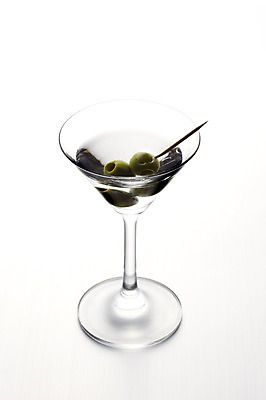 포토 JPG 스튜디오촬영 열매 음료 조각 한잔 주류 실내 사람없음 칵테일 올리브 마티니 국내포토 식물 1 내부 파일형식