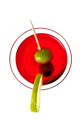 포토 JPG 스튜디오촬영 열매 음료 조각 한잔 주류 실내 누끼 사람없음 빨간색 칵테일 올리브 슬라이스 라임 레드마티니 마티니 국내포토 식물 1 컬러 과일 내부 파일형식