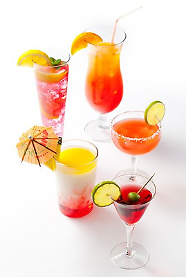 포토 JPG 스튜디오촬영 음료 조각 주류 실내 사람없음 빨간색 칵테일 레모네이드 데킬라선라이즈 레드마티니 루비레드마가리타 피나콜라다 국내포토 컬러 내부 마르가리타 마티니 에이드 파일형식