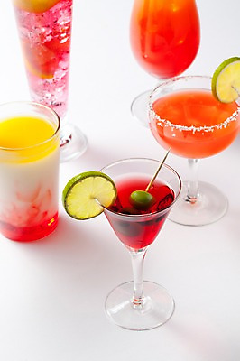 포토 JPG 스튜디오촬영 음료 조각 주류 실내 사람없음 칵테일 레드마티니 루비레드마가리타 피나콜라다 국내포토 내부 마르가리타 마티니 파일형식