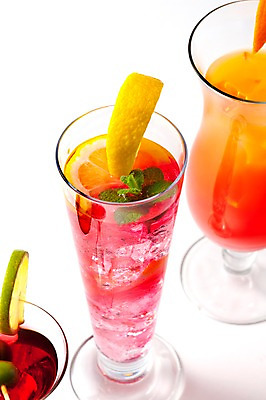 포토 JPG 스튜디오촬영 음료 조각 주류 실내 사람없음 빨간색 칵테일 레몬 레모네이드 슬라이스 데킬라선라이즈 국내포토 컬러 과일 내부 에이드 파일형식