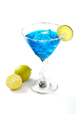 포토 JPG 스튜디오촬영 음료 조각 한잔 주류 실내 사람없음 파란색 칵테일 슬라이스 라임 블루마가리타 국내포토 1 컬러 과일 내부 마르가리타 파일형식