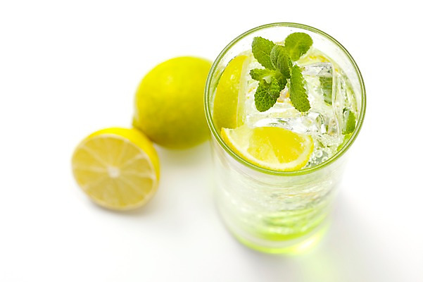 포토 JPG 스튜디오촬영 음료 조각 한잔 주류 실내 사람없음 초록색 얼음 칵테일 슬라이스 라임 라임모히토 국내포토 자연요소 1 컬러 과일 내부 파일형식