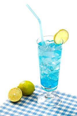 포토 JPG 스튜디오촬영 음료 음식 조각 한잔 주류 실내 빨대 사람없음 파란색 식탁보 칵테일 슬라이스 라임 블루라군 국내포토 1 컬러 과일 내부 파일형식