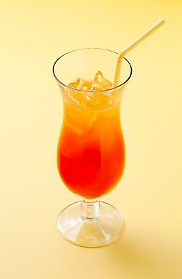 포토 JPG 스튜디오촬영 음료 음식 조각 한잔 주류 실내 빨대 사람없음 빨간색 칵테일 데킬라선라이즈 국내포토 1 컬러 내부 파일형식