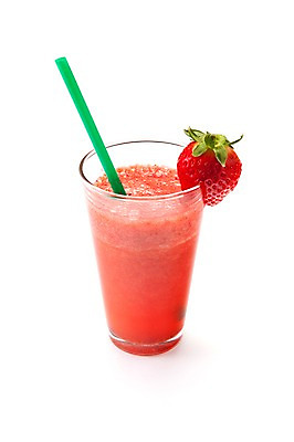 포토 JPG 스튜디오촬영 음료 음식 과일 딸기 잔 실내 빨대 누끼 사람없음 빨간색 주스 과일주스 딸기주스 제철과일 국내포토 식기 컬러 내부 제철 파일형식