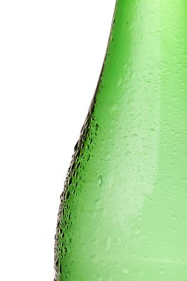 포토 JPG 스튜디오촬영 음료 음식 유리병 실내 누끼 사람없음 초록색 물방울 병 탄산음료 국내포토 식기 컬러 병_용기 내부 탄산 파일형식